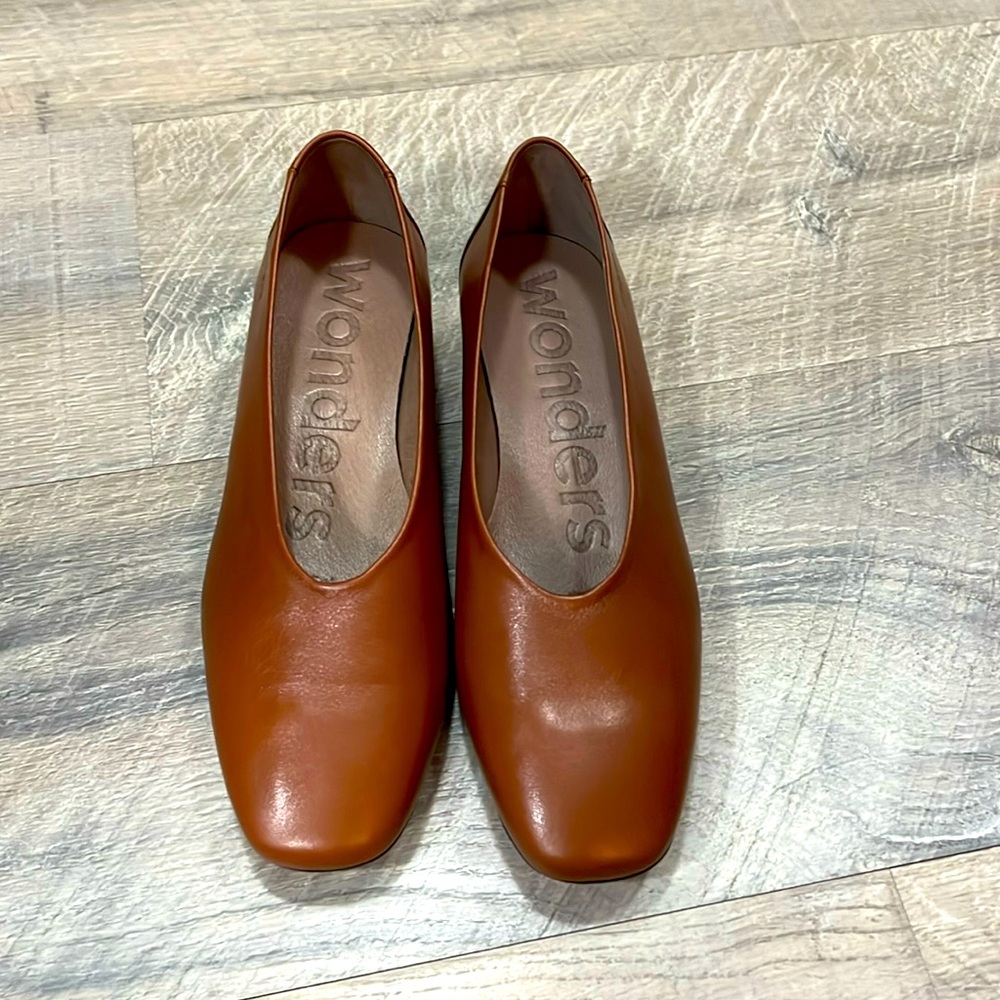 Wonders heels